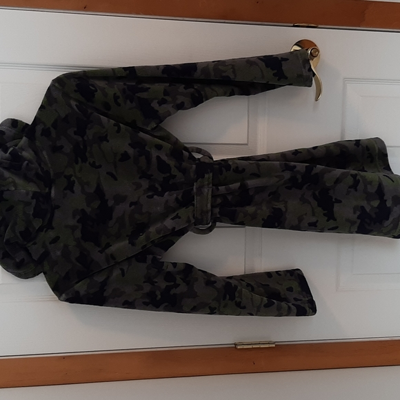 Boys Robe - Picture 6 of 7